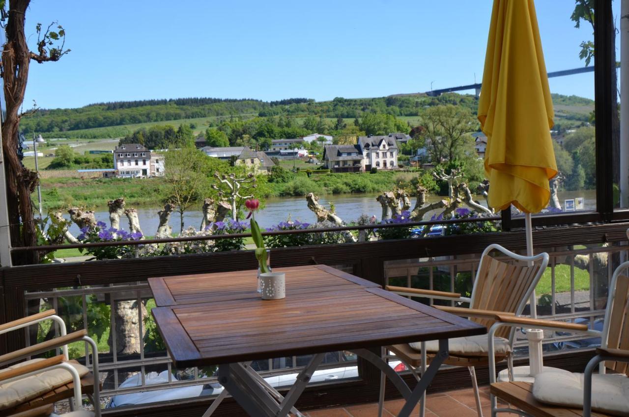 Weingut Erbes-Henn Hotel Ürzig Kültér fotó
